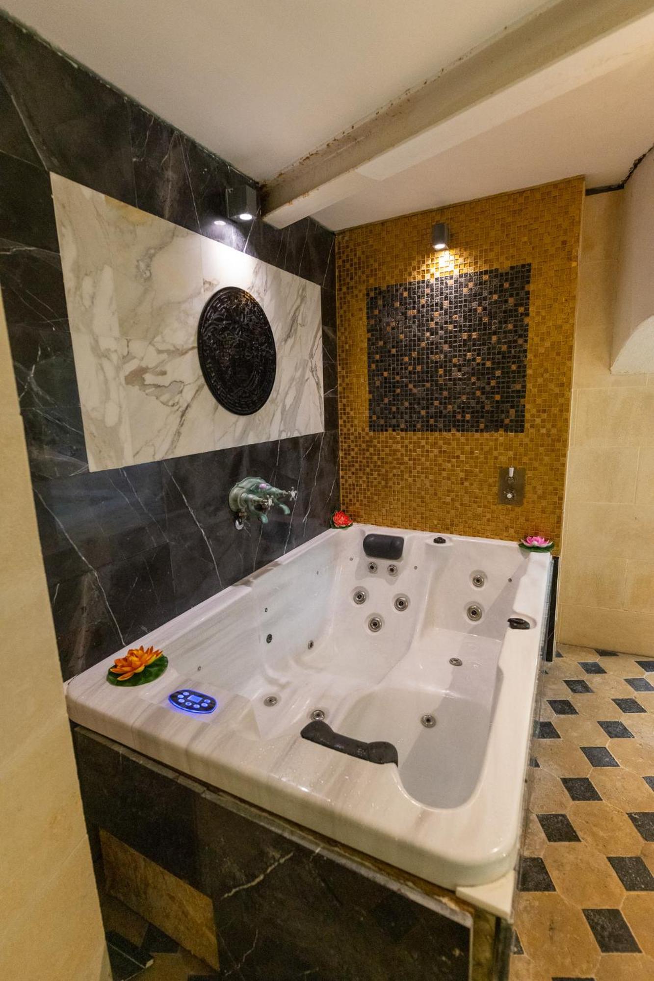 Palazzo Di Acqua Hotel Le Mans Eksteriør billede
