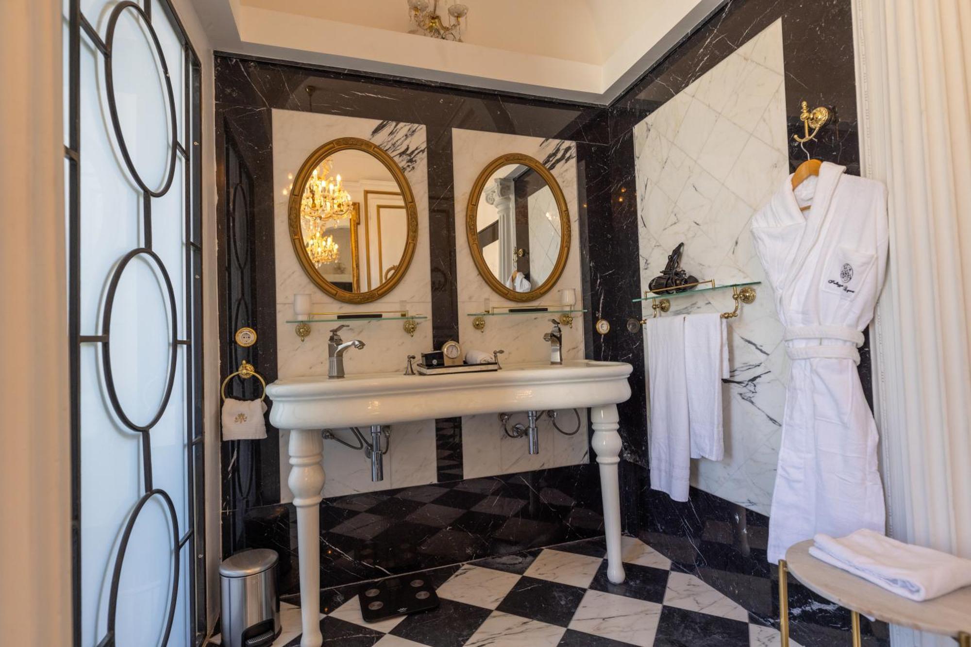 Palazzo Di Acqua Hotel Le Mans Eksteriør billede